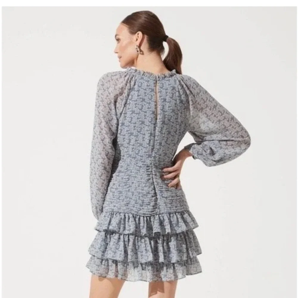 ASTR The Label Tiered Ruffle Floral Mini Dress Size Small